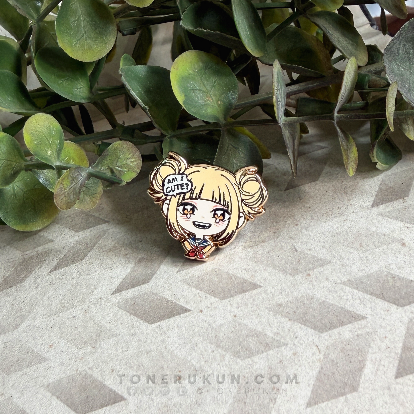 Mini Moods: Toga ♦ Enamel Pin